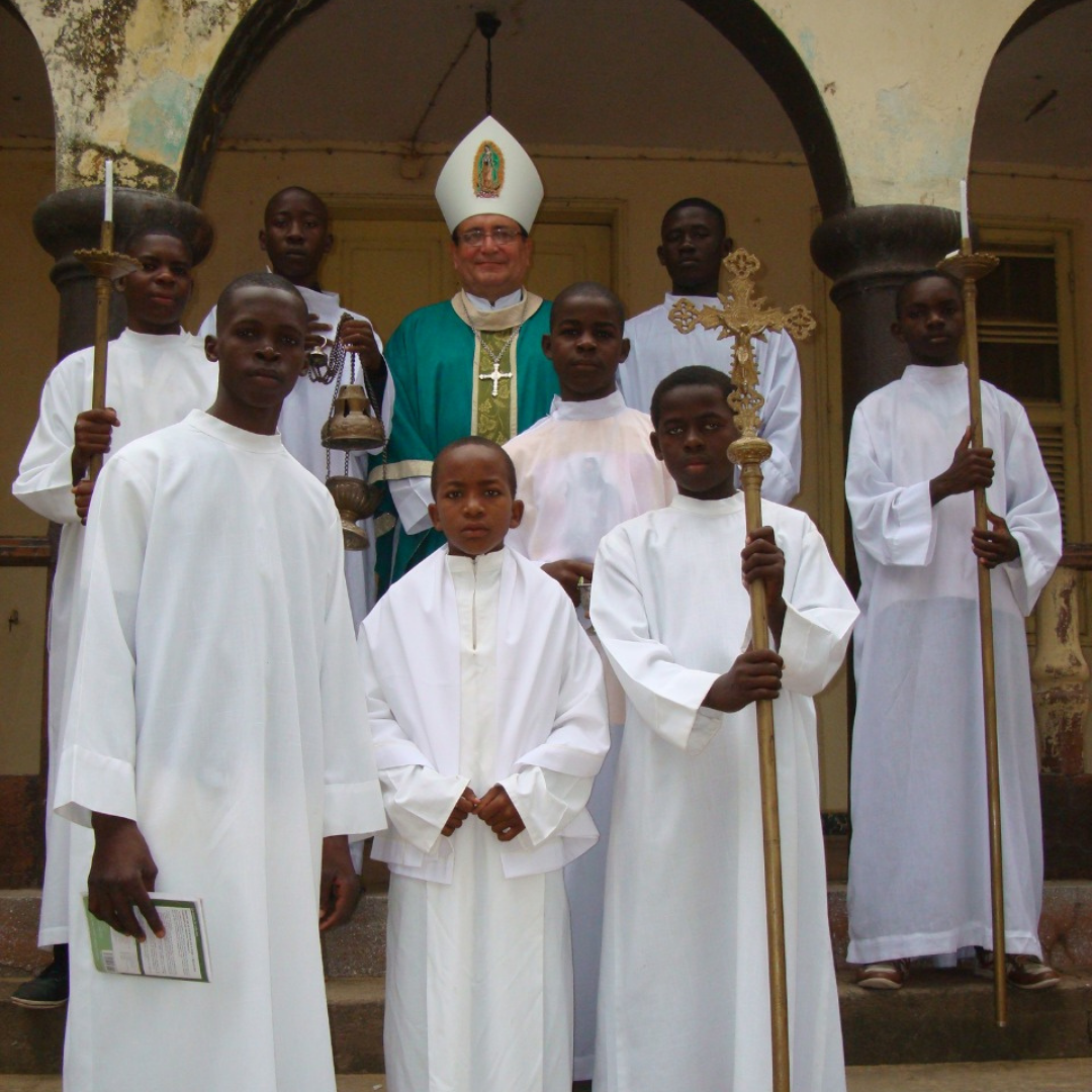 Blanco Minimalista IU Mental Salud Informativo Multipágina Instagram Publicación